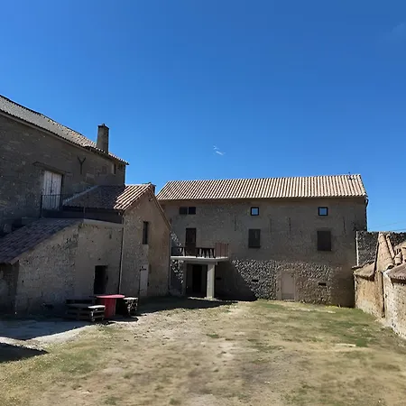 Vakantiehuis Domaine Avec Vue Cirque Du Levancou Saint-Georges-de-Luzençon